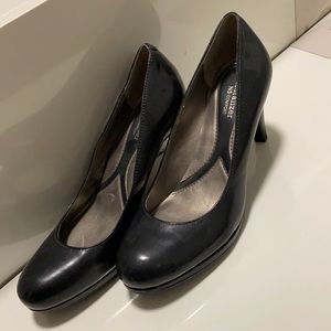 Women’s size 7 US 2 inch heels